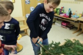 Adventkranzbinden in der 2b