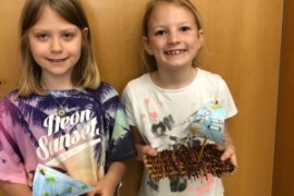 Kinder der 1.b basteln mit Weiden