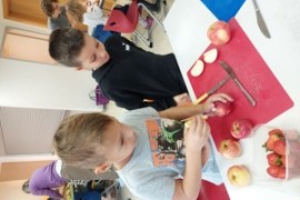 Obstsalat der 1.b