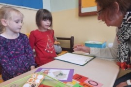 LESEN mit unseren LESEOMIS (1c)