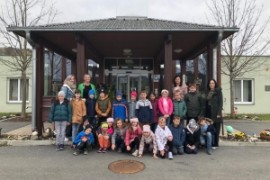 Osterbesuch der 1.b im Pflegeheim Gnesaha